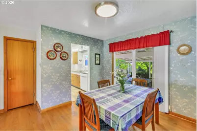 10620 NE Holladay St, Portland, OR 97220 - Photo 13
