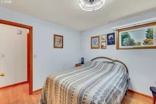 10620 NE Holladay St, Portland, OR 97220 - Photo 9