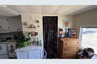 76251 Rainbow St #5, Oakridge, OR 97463 - Photo 5