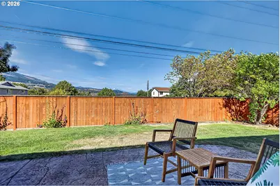 900 Falcon Ct, Hood River, OR 97031 - Photo 35