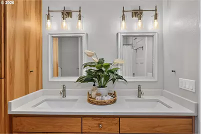 900 Falcon Ct, Hood River, OR 97031 - Photo 27