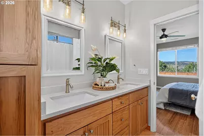 900 Falcon Ct, Hood River, OR 97031 - Photo 25