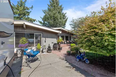 760 Oconnell St, North Bend, OR 97459 - Photo 9
