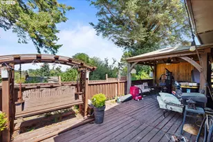 760 O'Connell St, North Bend, OR 97459 - Photo 27