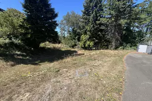 760 O'Connell St, North Bend, OR 97459 - Photo 33