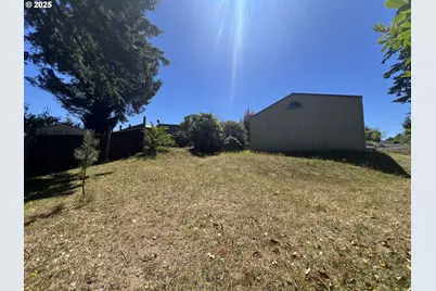 760 Oconnell St, North Bend, OR 97459 - Photo 33