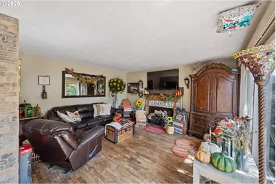 760 Oconnell St, North Bend, OR 97459 - Photo 5
