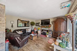 760 O'Connell St, North Bend, OR 97459 - Photo 5