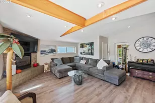760 O'Connell St, North Bend, OR 97459 - Photo 11