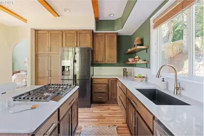 13335 SE Woodland Cir, Happy Valley, OR 97086 - Photo 9