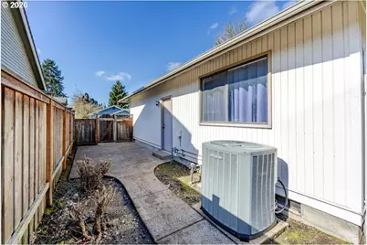 2939 Wolf Meadows Ln, Eugene, OR 97408 - Photo 45