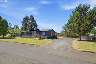 345 N 6th St, Harrisburg, OR 97446 - Photo 45