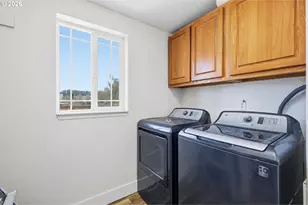 345 N 6th St, Harrisburg, OR 97446 - Photo 35