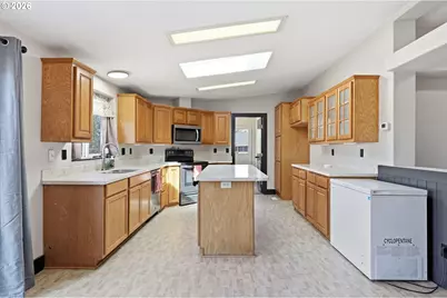 345 N 6th St, Harrisburg, OR 97446 - Photo 15