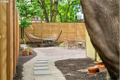 321 NE Stanton St, Portland, OR 97212 - Photo 21