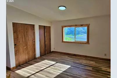 990 E 2nd St, Coquille, OR 97423 - Photo 15