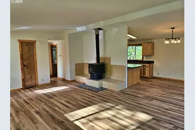 990 E 2nd St, Coquille, OR 97423 - Photo 5