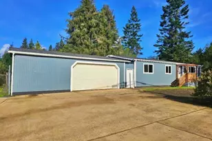 990 E 2nd St, Coquille, OR 97423 - Photo 3