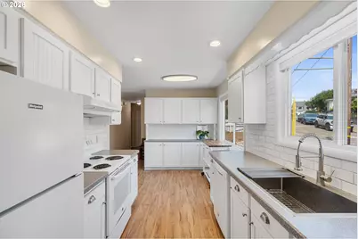 416 Chinook Ave, Astoria, OR 97103 - Photo 15