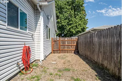 1147 Juniper St, Junction City, OR 97448 - Photo 27