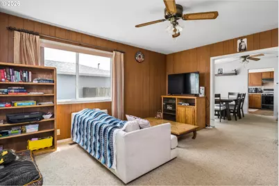 1147 Juniper St, Junction City, OR 97448 - Photo 3