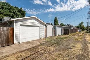 1147 Juniper St, Junction City, OR 97448 - Photo 33