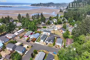 1302 SW 63rd St, Lincoln City, OR 97367 - Photo 5