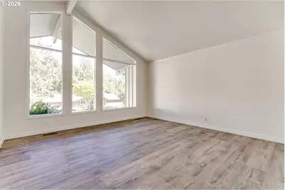 594 Empress Ave, Eugene, OR 97405 - Photo 5