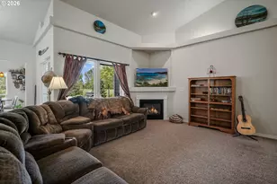 1231 SW 3rd Ave, Mill City, OR 97360 - Photo 11