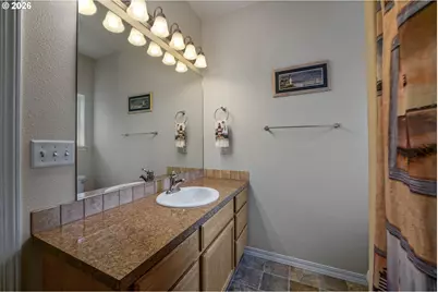 1231 SW 3rd Ave, Mill City, OR 97360 - Photo 35
