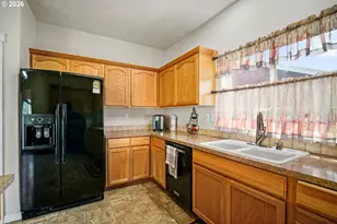 1231 SW 3rd Ave, Mill City, OR 97360 - Photo 17