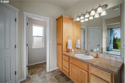 1231 SW 3rd Ave, Mill City, OR 97360 - Photo 25
