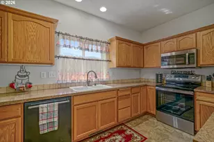 1231 SW 3rd Ave, Mill City, OR 97360 - Photo 15