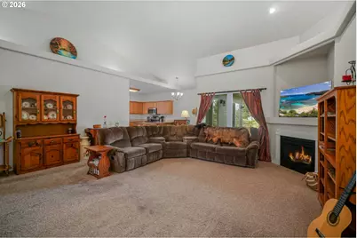 1231 SW 3rd Ave, Mill City, OR 97360 - Photo 9