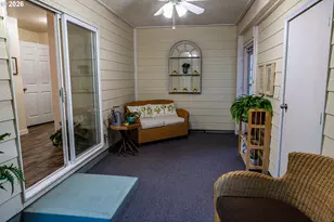 7421 SE Martins St, Portland, OR 97206 - Photo 25
