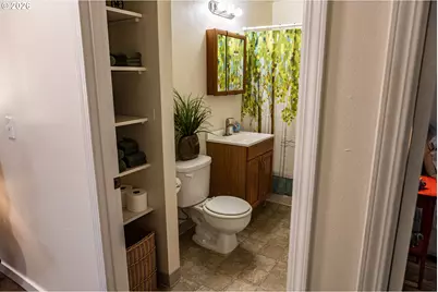 7421 SE Martins St, Portland, OR 97206 - Photo 15