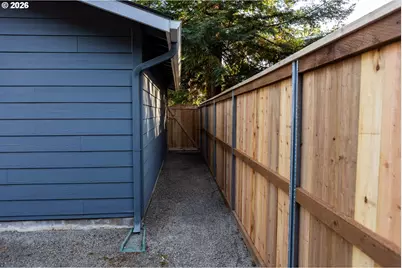 7421 SE Martins St, Portland, OR 97206 - Photo 29