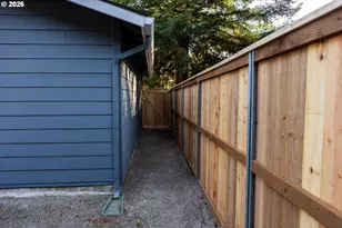 7421 SE Martins St, Portland, OR 97206 - Photo 29