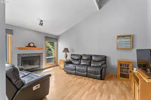 9630 SW Robbins Dr, Beaverton, OR 97008 - Photo 7