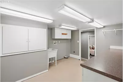 2203 N Emerson St, Portland, OR 97217 - Photo 29