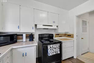 21288 S Beavercreek Rd, Oregon City, OR 97045 - Photo 7