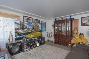 1335 NE 119th Ave, Portland, OR 97220 - Photo 5