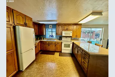 4990 Mitchell Loop Rd, Florence, OR 97439 - Photo 9