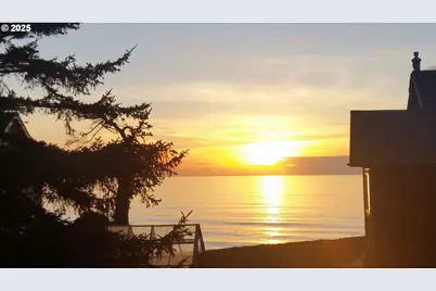 2672 SW Anchor Ave, Lincoln City, OR 97367 - Photo 23