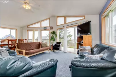 2672 SW Anchor Ave, Lincoln City, OR 97367 - Photo 9