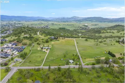 963 Stevens Rd, Eagle Point, OR 97524 - Photo 5