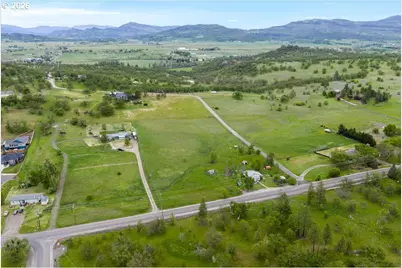 963 Stevens Rd, Eagle Point, OR 97524 - Photo 15