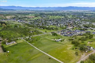 963 Stevens Rd, Eagle Point, OR 97524 - Photo 11