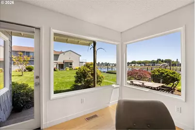 530 N Hayden Bay Dr, Portland, OR 97217 - Photo 9