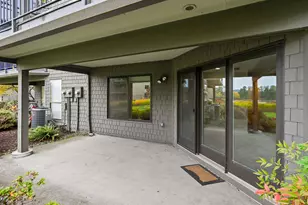 5630 S Riverside Ln, Portland, OR 97239 - Photo 3